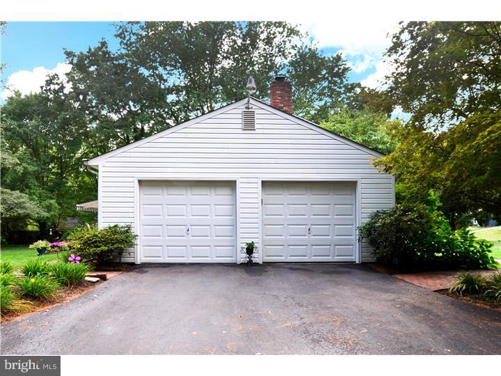 29 Pheasant Road Doylestown, PA 18901 - Photo 19 of 22 Garage