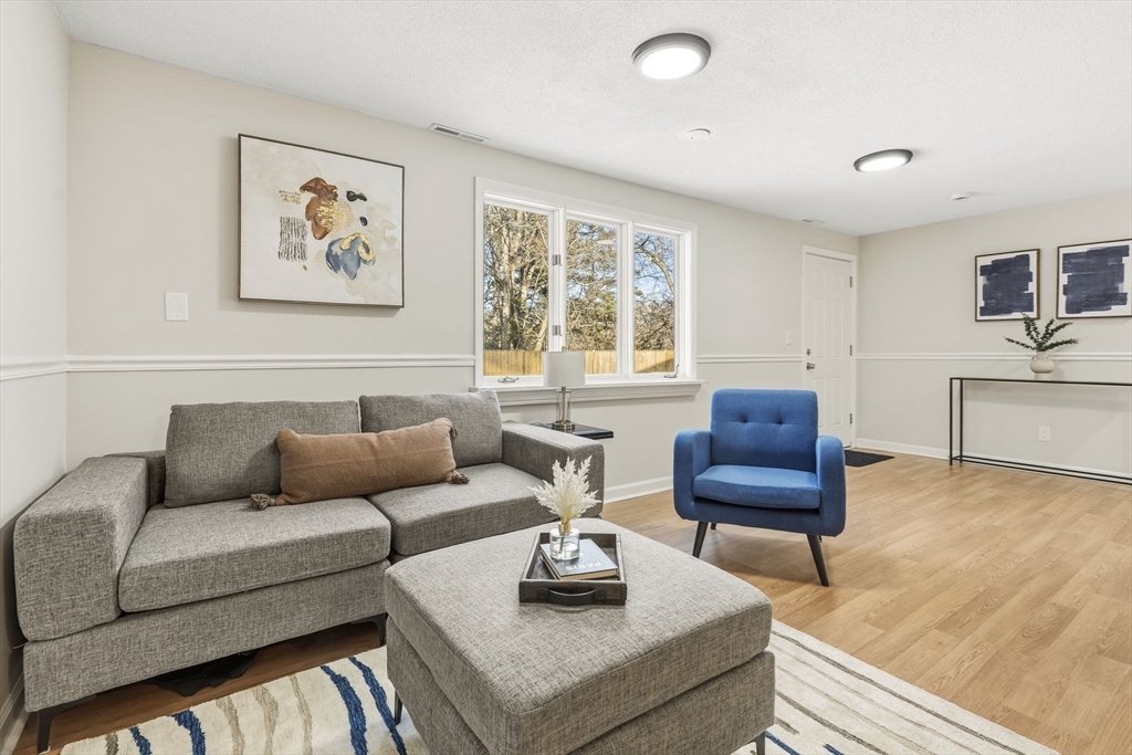 500 Franklin Street Wrentham, MA 02093 - Photo 25 of 34 a living room with furniture