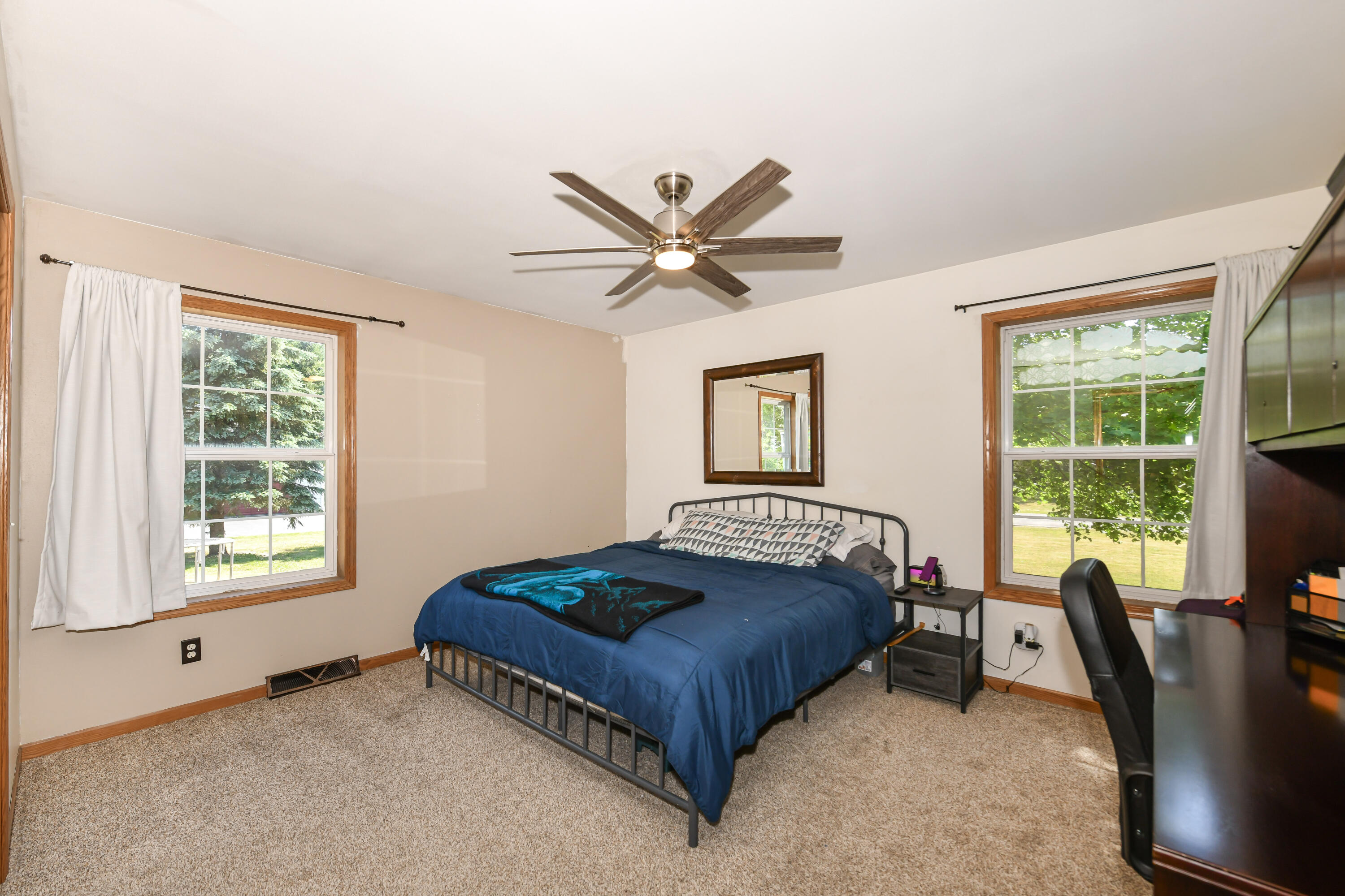607 Stephanie Street Rochester, WI 53105 - Photo 11 of 25 Master bedroom