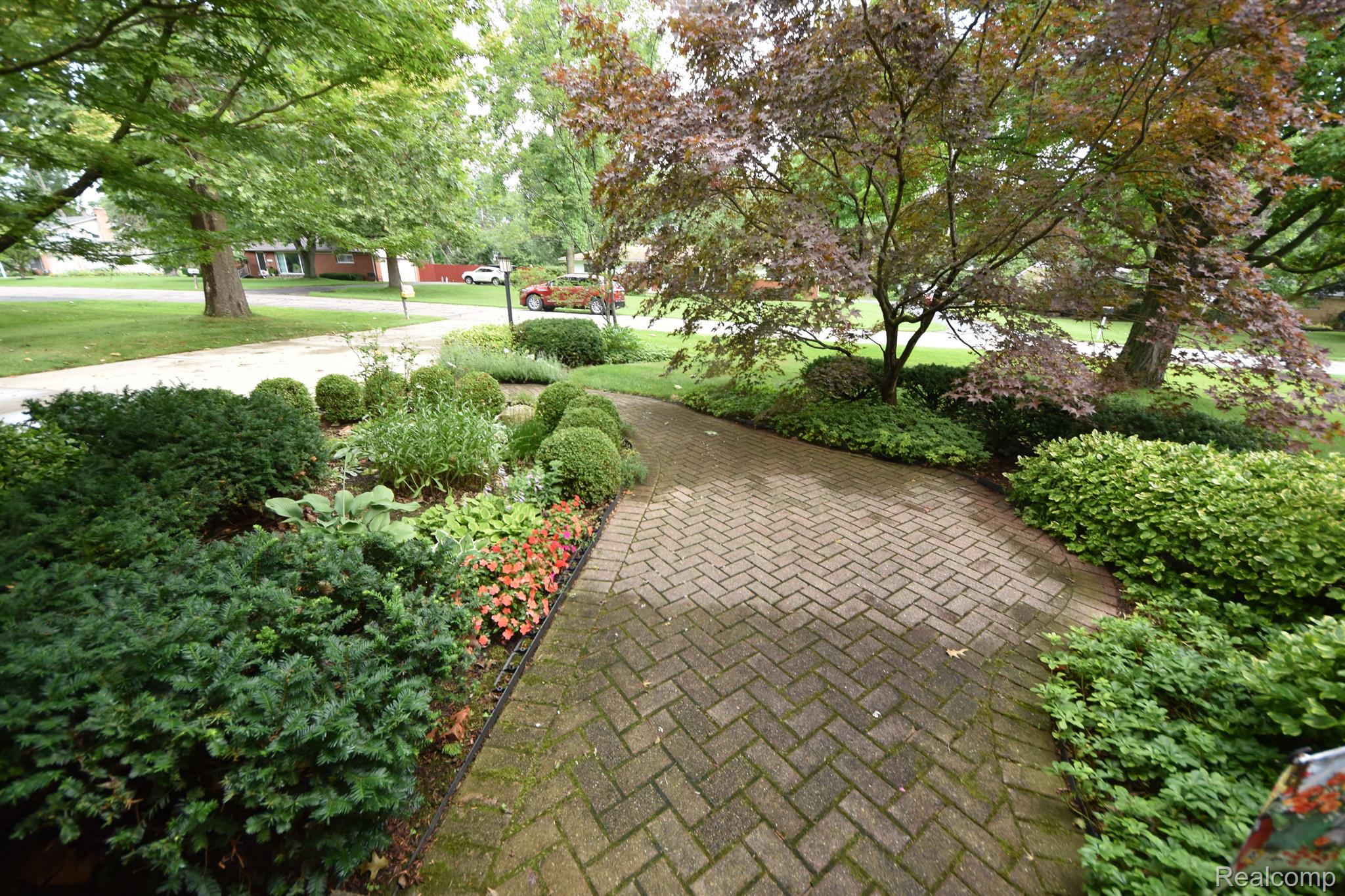32743 Hearthstone Road Farmington, MI 48334 - Photo 2 of 27 Gallery Image 2