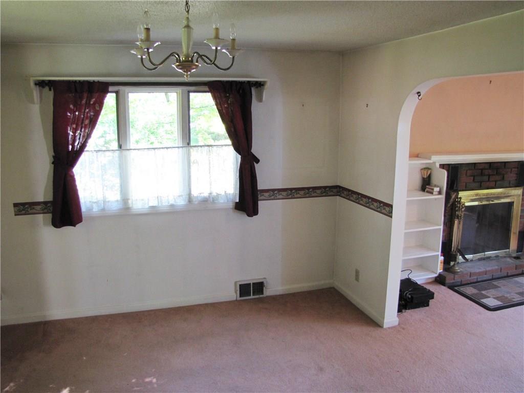 1193 Sunshine Road Deer Isle, ME 04627 - Photo 9 of 23 Dining room, adjacent to kitchen.