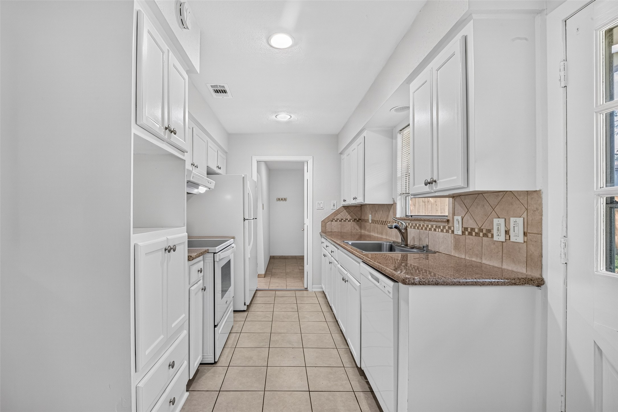 6734 Sharpcrest Street Houston, TX 77074 - Photo 16 of 38 Gallery Image 16