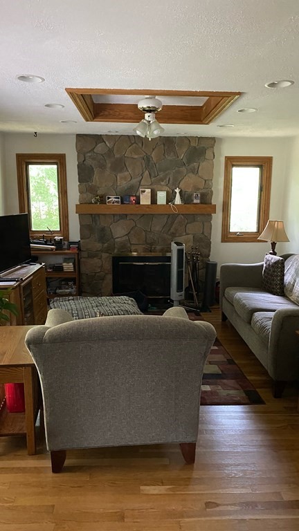 79 Haverhill Road Topsfield, MA 01983 - Photo 5 of 11