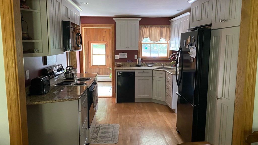 79 Haverhill Road Topsfield, MA 01983 - Photo 10 of 11
