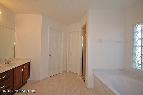 10908 Torrin Road Jacksonville, FL 32221 - Photo 9 of 15 Master Bth