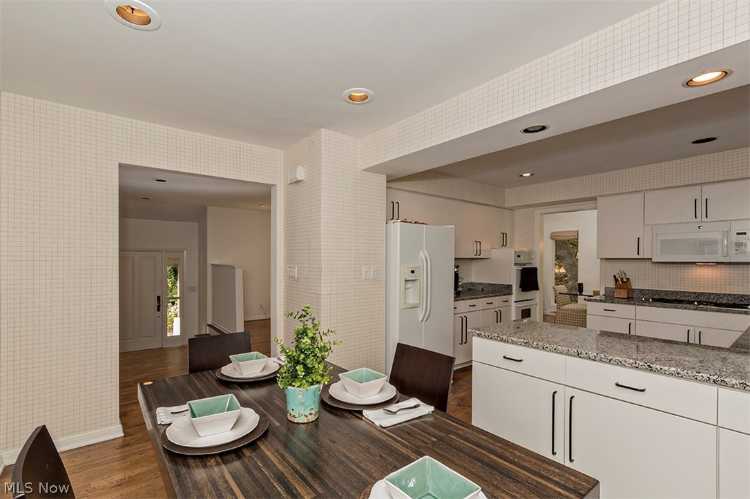 2631 Lander Road Cleveland, OH 44124 - Photo 12 of 30 Gallery Image 12