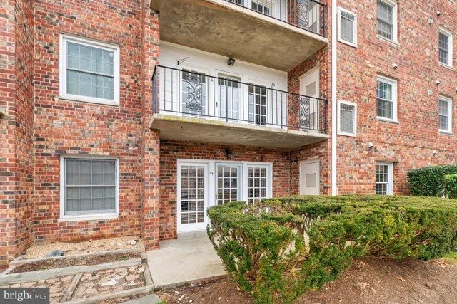 $290,000 | 12707 Gordon Boulevard, Unit 44, Woodbridge, VA 22192