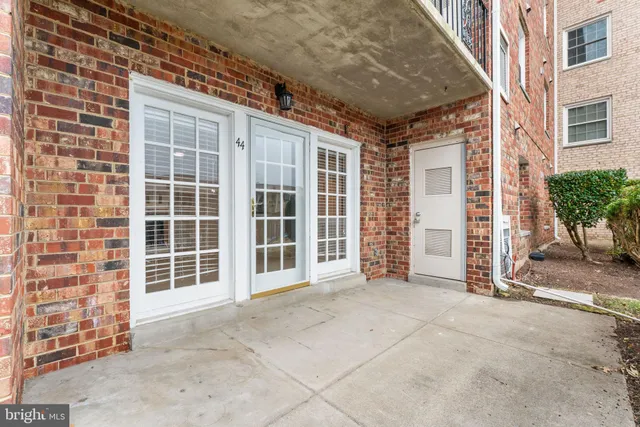 $290,000 | 12707 Gordon Boulevard, Unit 44, Woodbridge, VA 22192