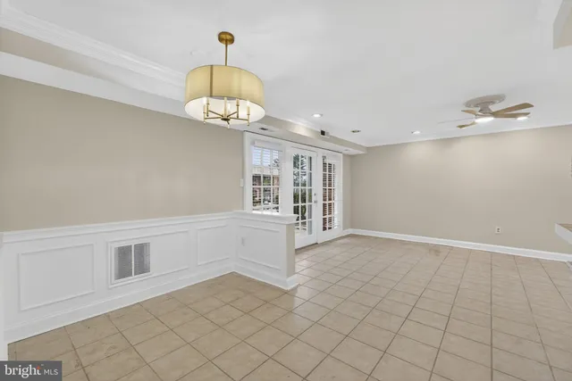 $290,000 | 12707 Gordon Boulevard, Unit 44, Woodbridge, VA 22192