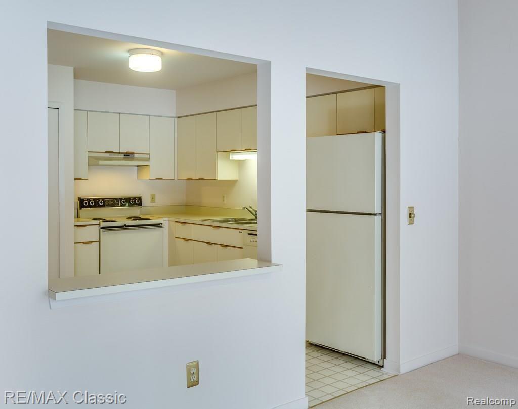 624 Ashley Circle East, Unit 121 Rochester, MI 48307 - Photo 10 of 22 TP-20150221-0261-ENF-(2) Reduced.jpg