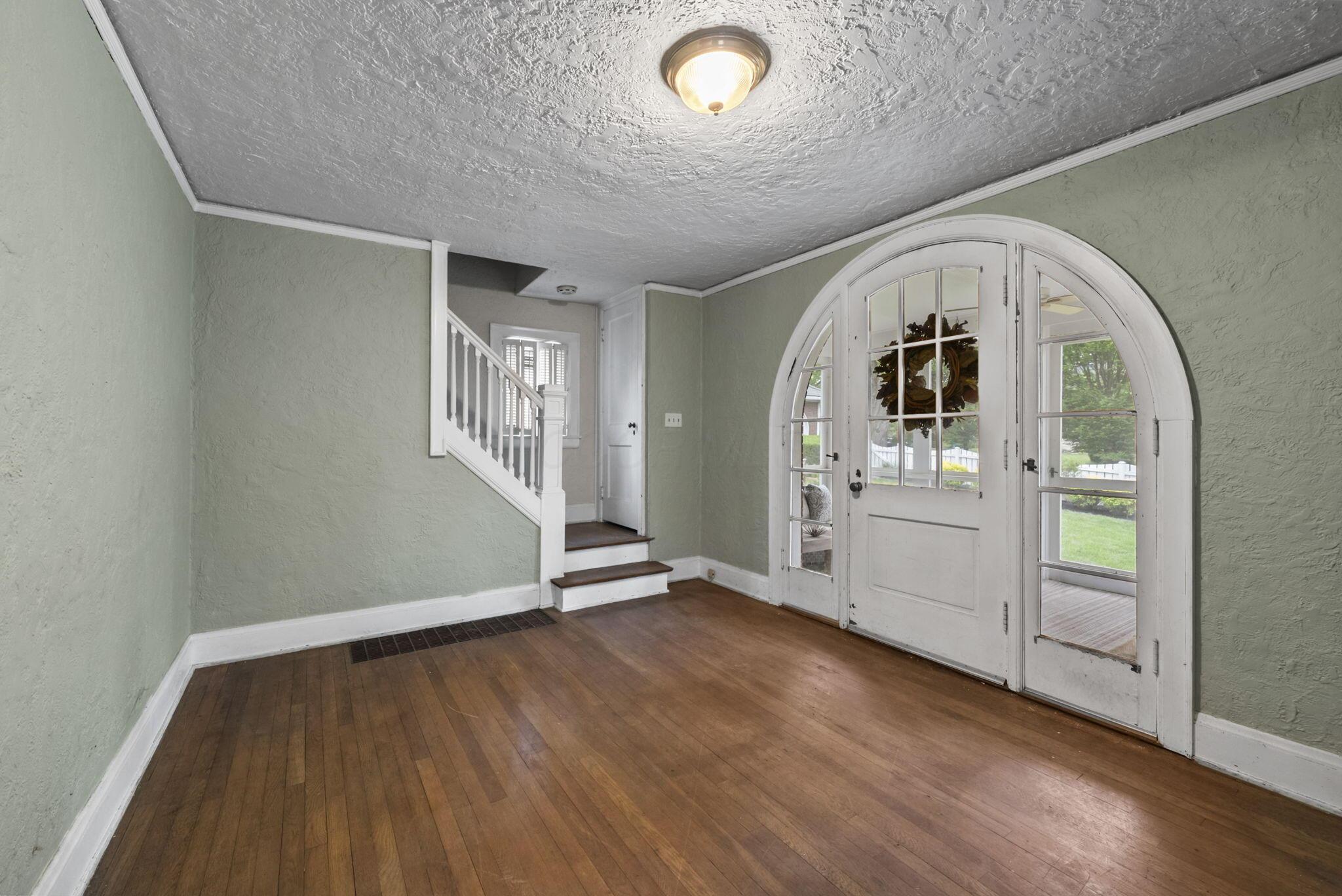 1875 Roxbury Road Upper Arlington, OH 43212 - Photo 70 of 97 Carriage House - Living Room
