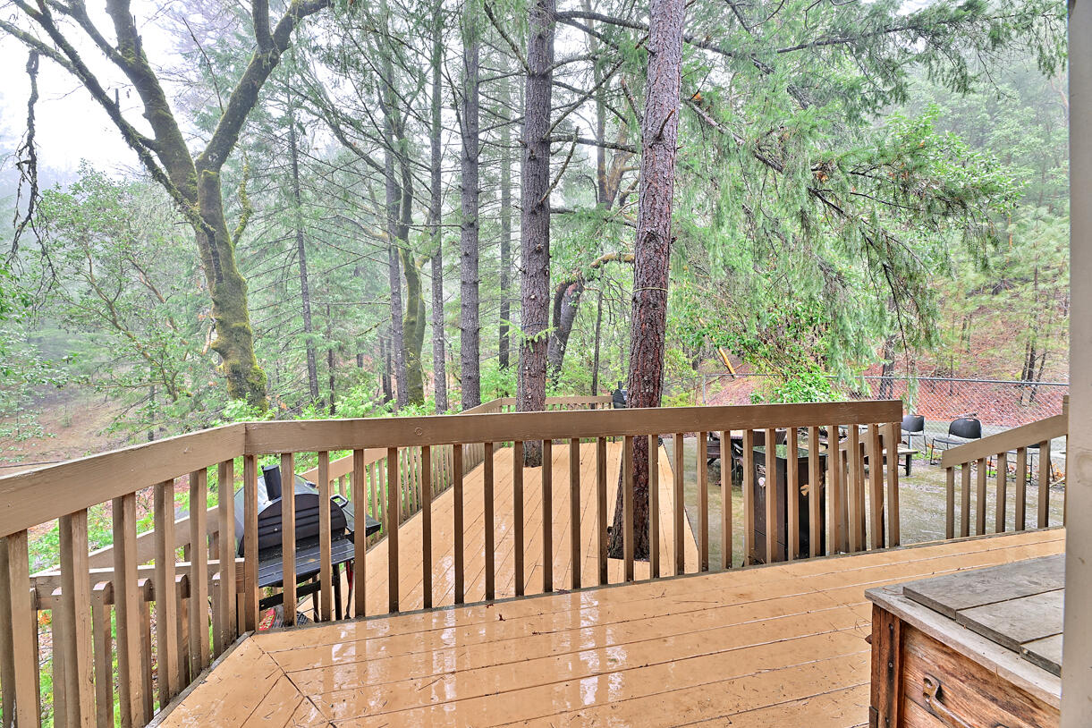 16950 Ford Road Rogue River, OR 97537 - Photo 41 of 49 DSC_5731