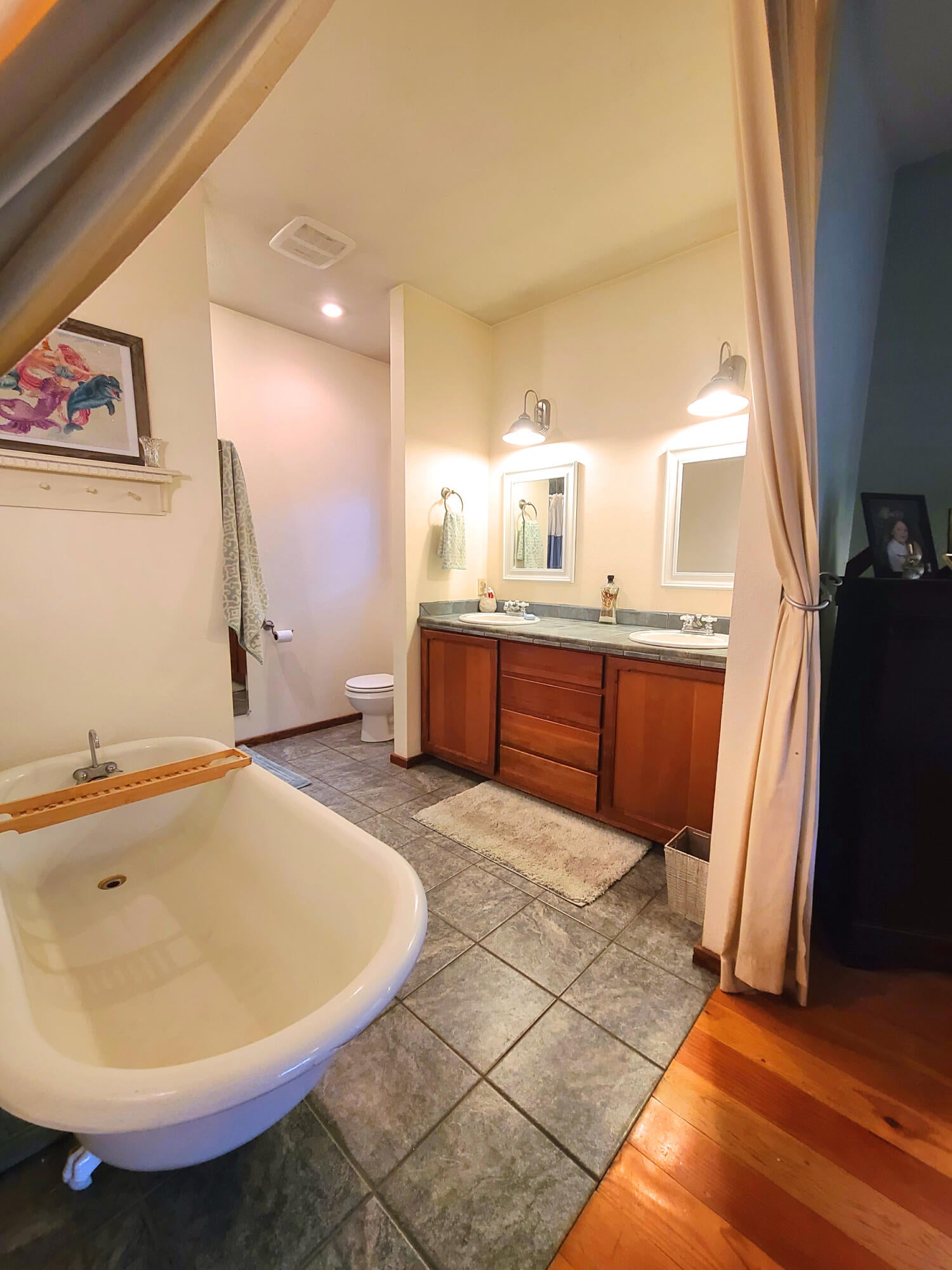 8026 Upper Applegate Road Jacksonville, OR 97530 - Photo 16 of 52 master bath