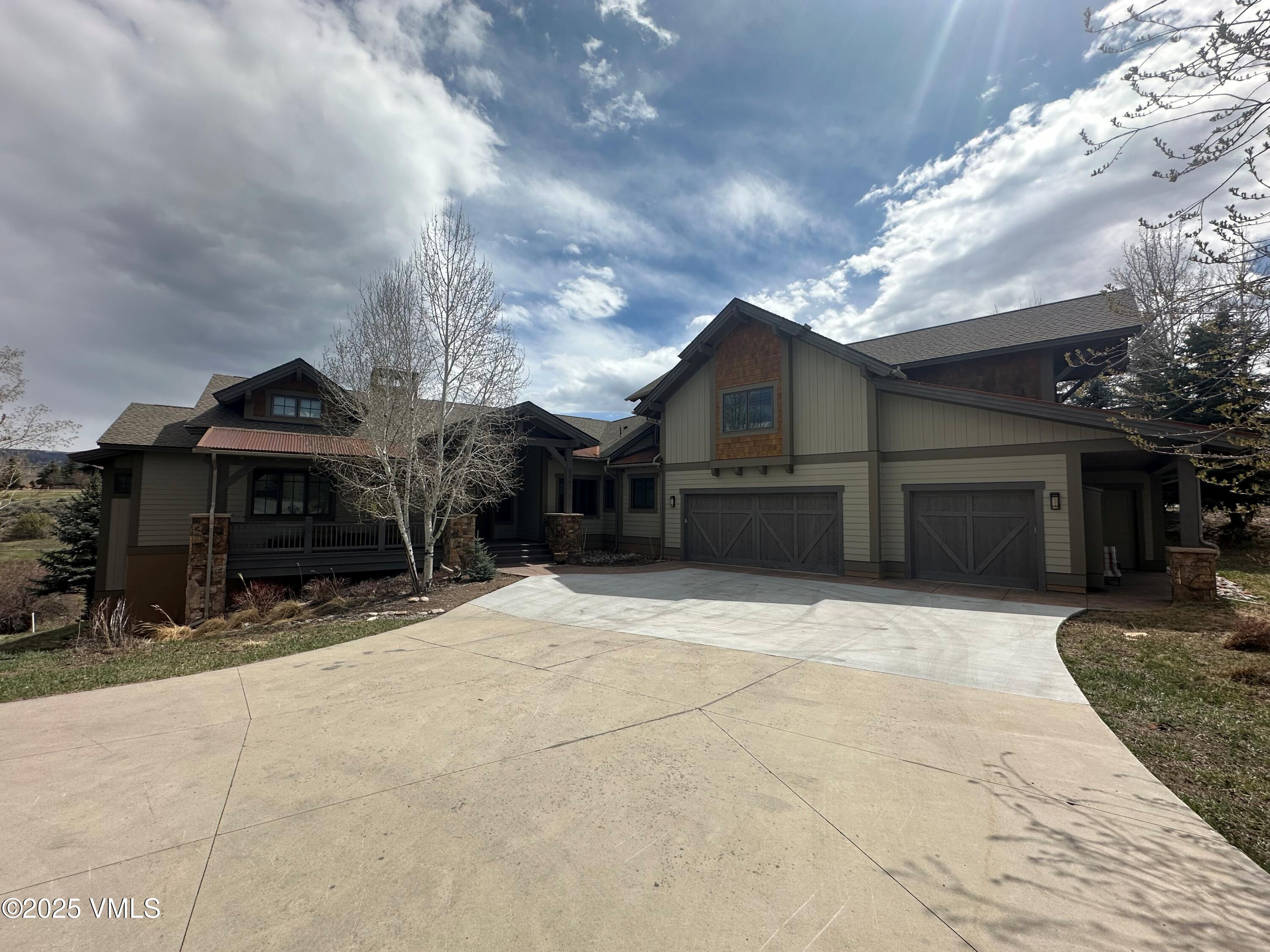 a house view with a outdoor space