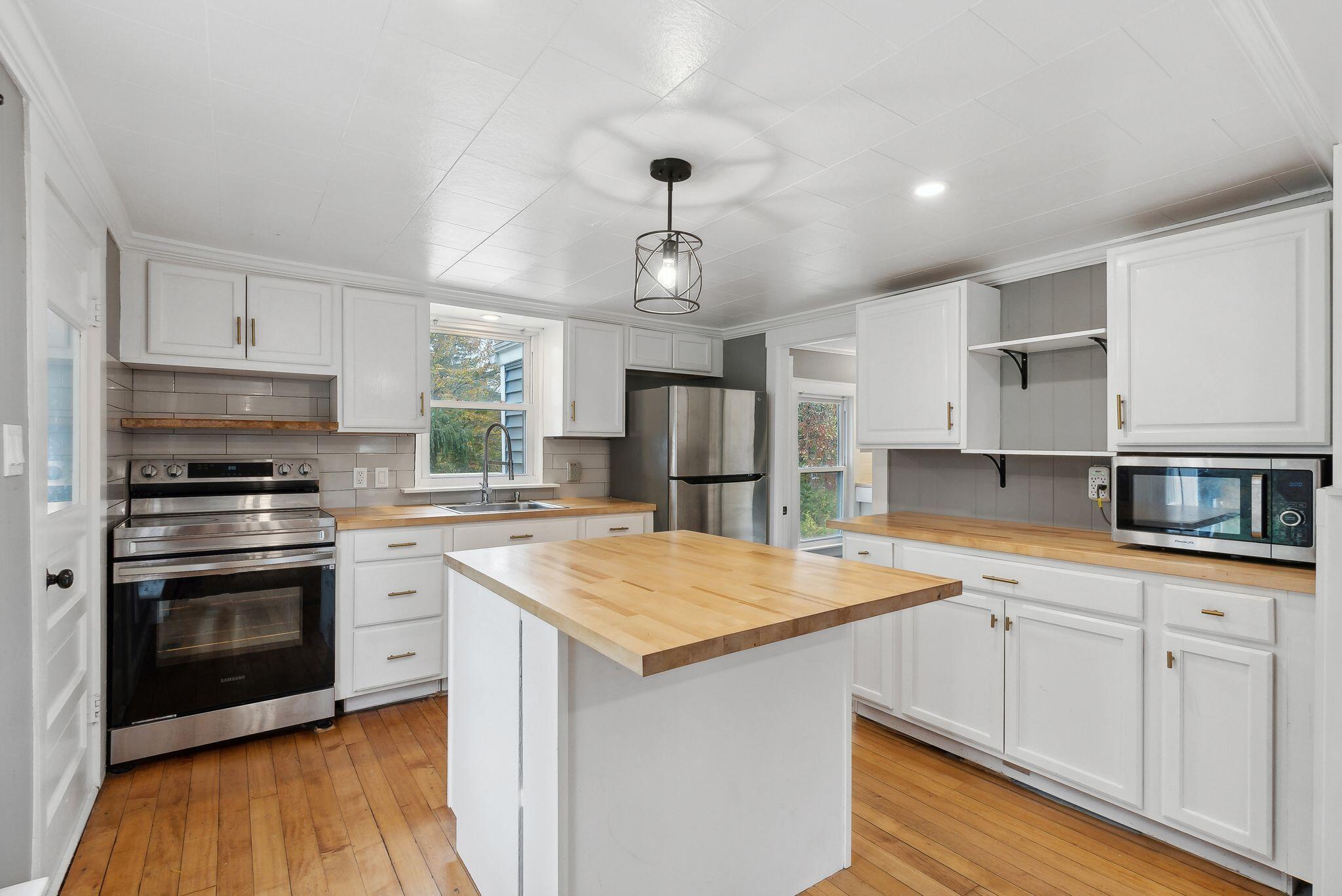 16 Granby Road South Portland, ME 04106 - Photo 8 of 22 10_DSC06027