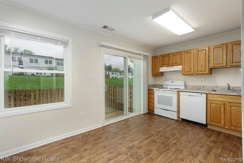 1141 Marquette Court Rochester Hills, MI 48307 - Photo 12 of 34