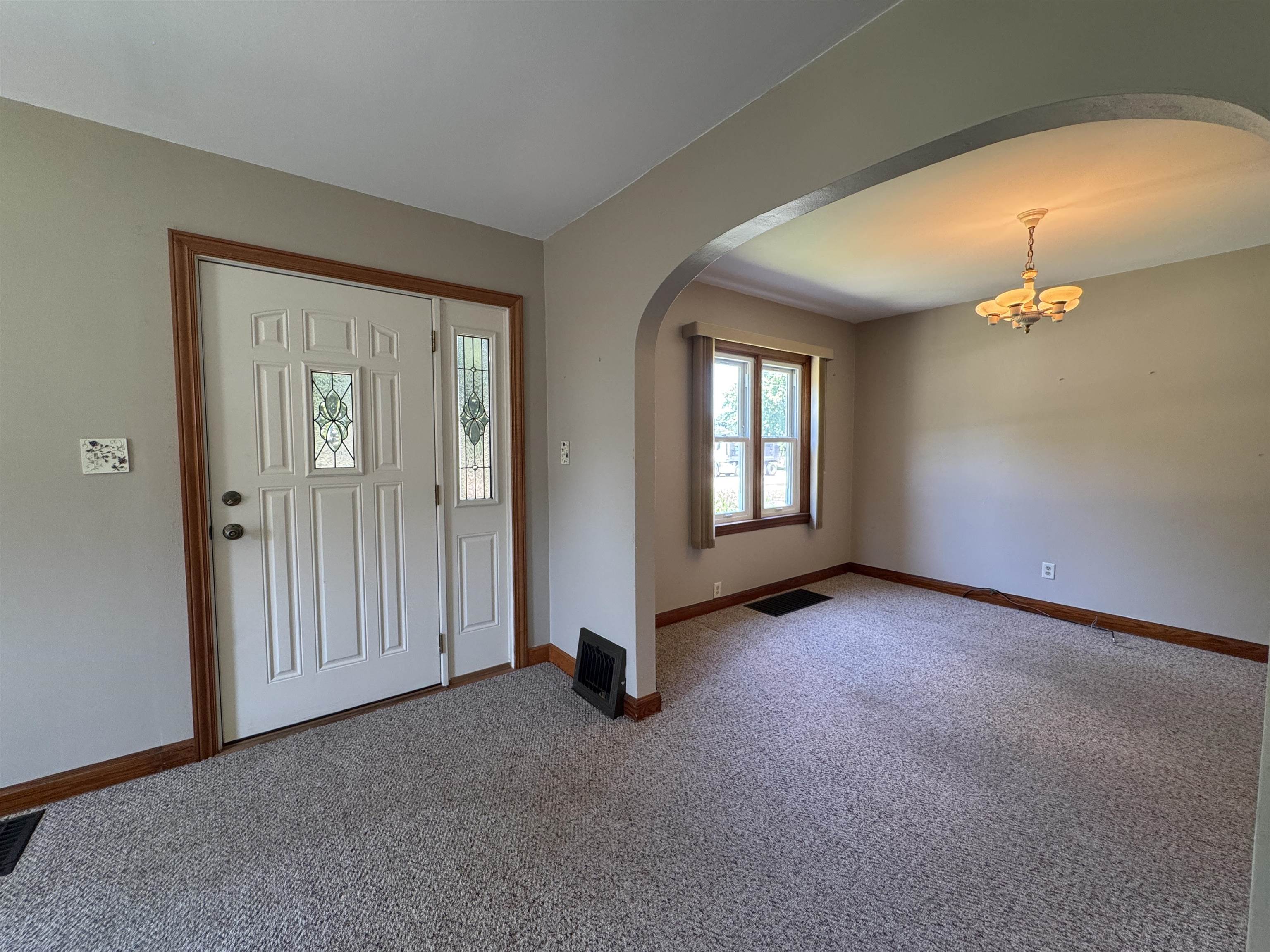 971 Metomen Street Ripon, WI 54971 - Photo 4 of 29