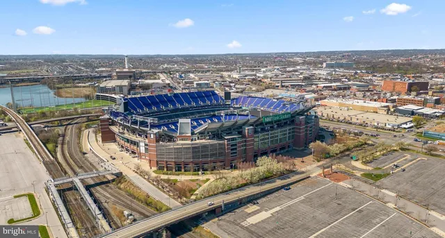 a view of building with outdoor space