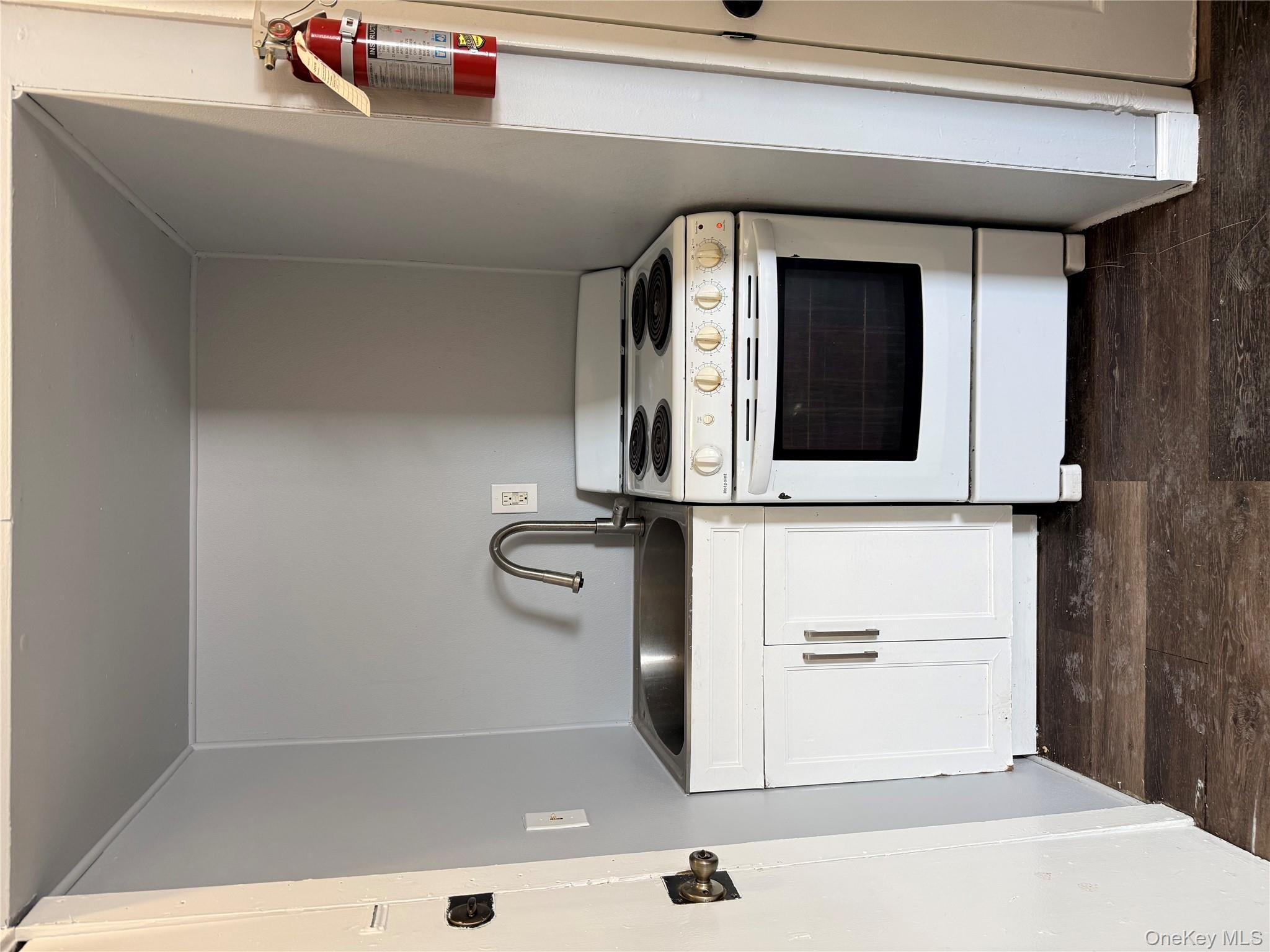 48 Cannon Street, Unit 3 Poughkeepsie, NY 12601 - Photo 4 of 8