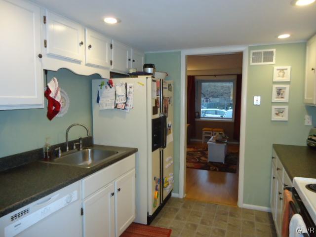 7547 Buttercup Road Lower Macungie Township, PA 18062 - Photo 5 of 21 Gallery Image 5