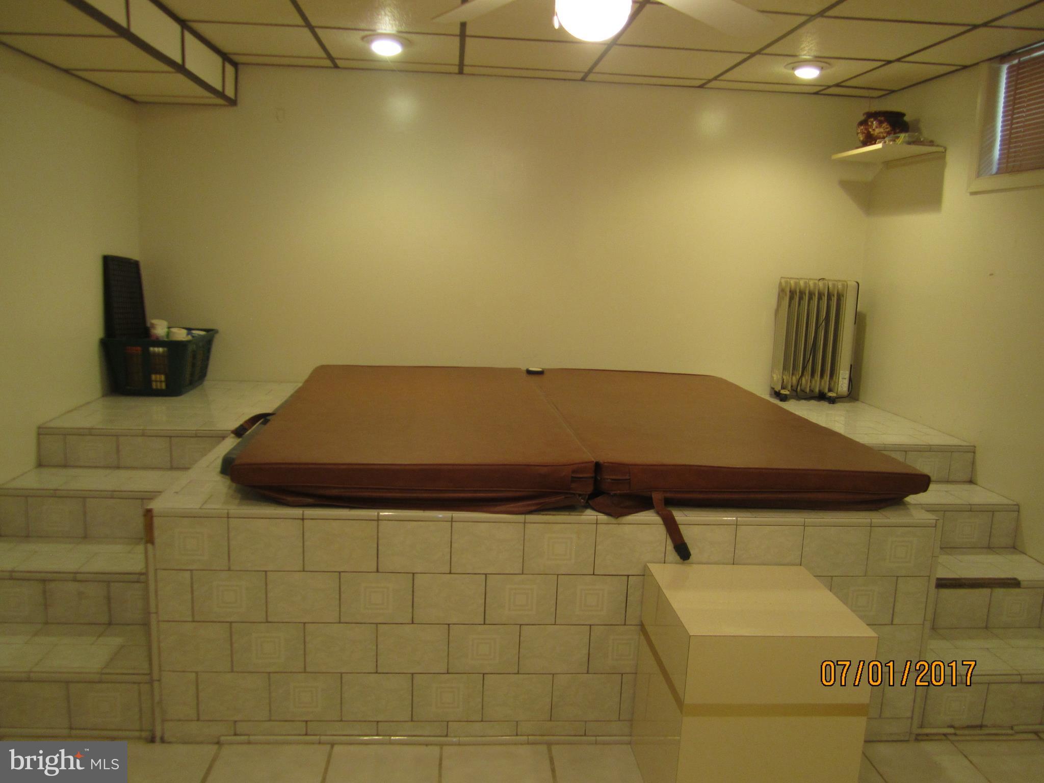 3625 Clifmar Road Baltimore, MD 21244 - Photo 24 of 27 (General) Hot Tub Room