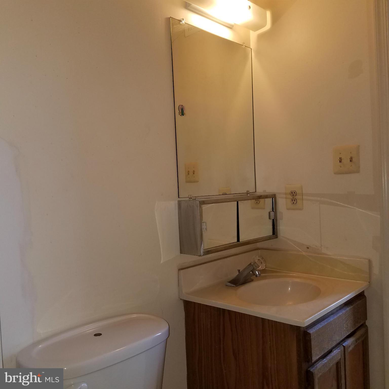 8526 General Way Manassas Park, VA 20111 - Photo 14 of 23 Bath