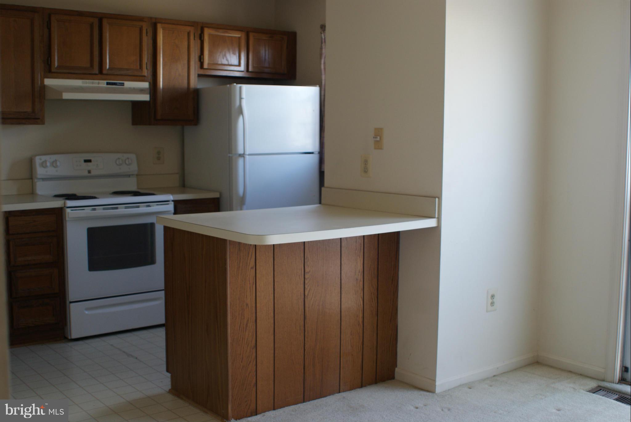 8526 General Way Manassas Park, VA 20111 - Photo 3 of 23 Kitchen