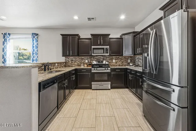 $559,000 | 505 Valley Plum Avenue, El Paso, TX 79932