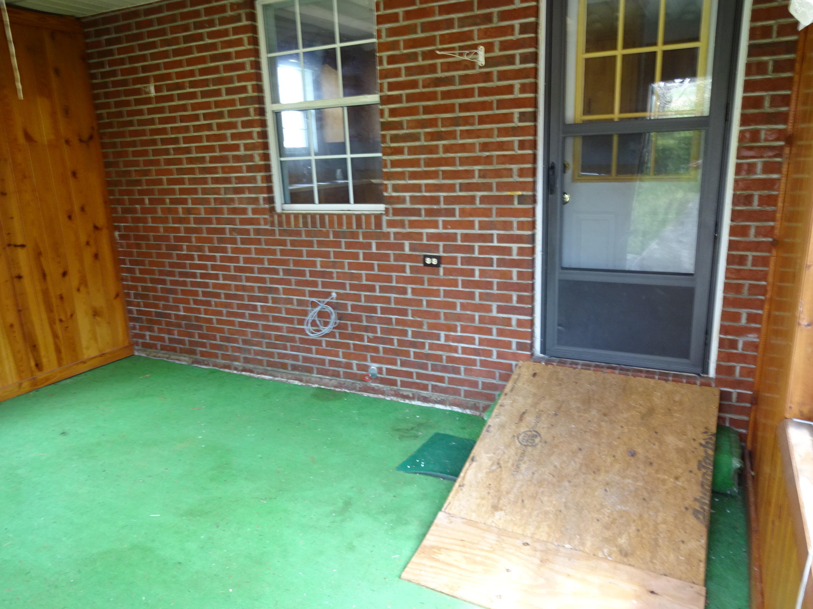 369 Billingsley Road Sweetwater, TN 37874 - Photo 5 of 13 EnclosedPorch.JPG