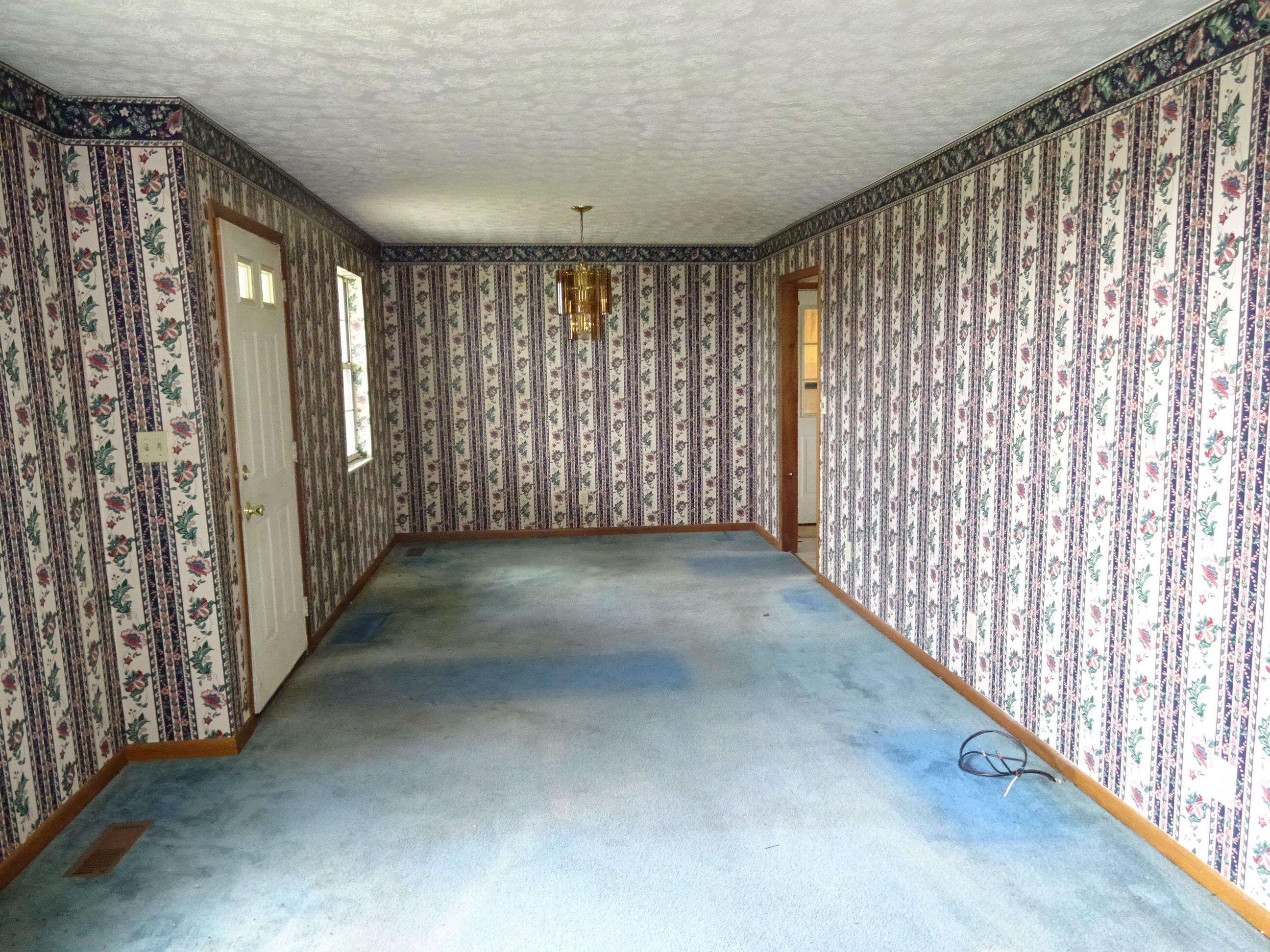 369 Billingsley Road Sweetwater, TN 37874 - Photo 6 of 13 LivingToDiningArea.JPG