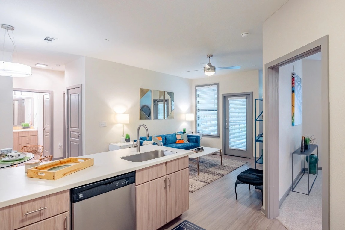 8515 Interstate 35, Unit 9106 Austin, TX 78744 - Photo 15 of 24 Move in by January 30th and enjoy 8 weeks FREE rent! Restrictions may apply — contact our leasing office for details.