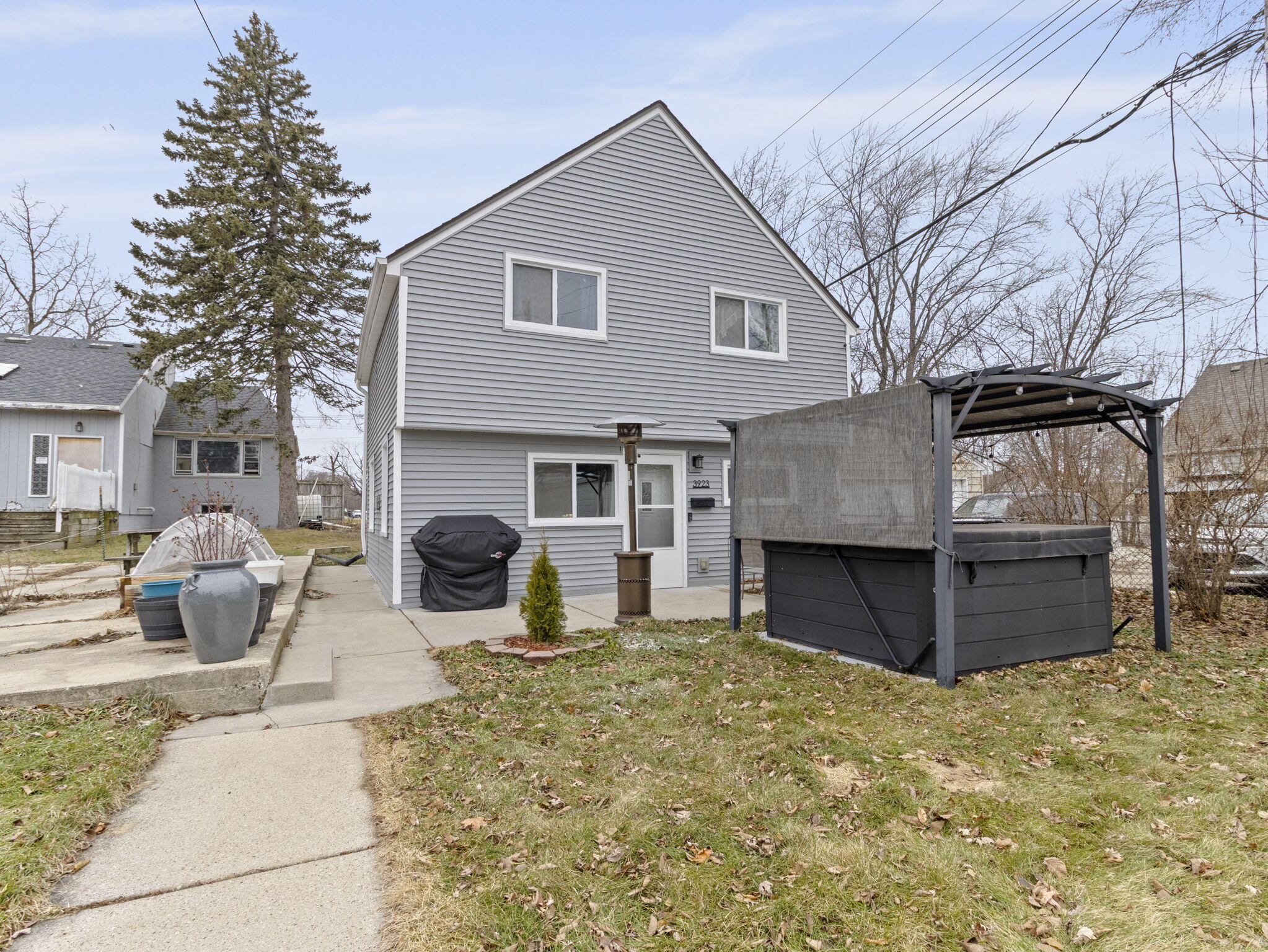 3923 South 41st Street Greenfield, WI 53221 - Photo 21 of 26 Front of Home
