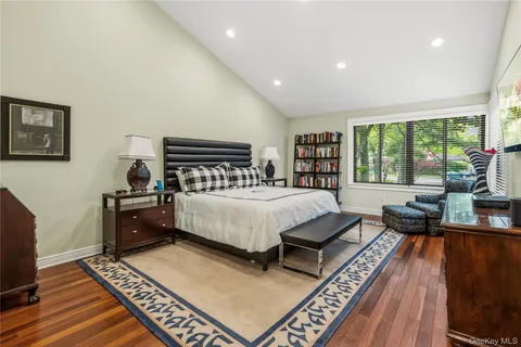 $2,300,000 | 111 Dove Hill Drive, Manhasset, NY 11030
