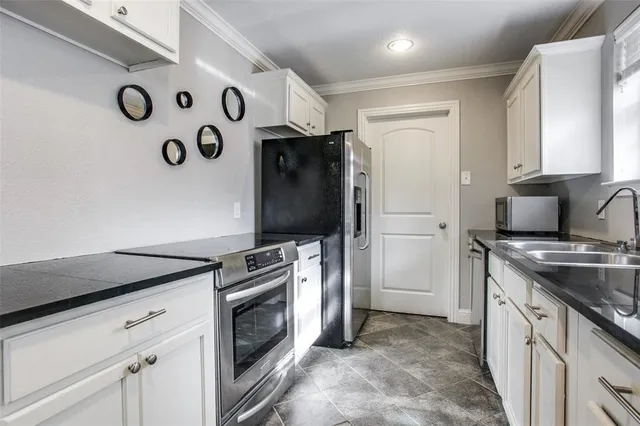 $2,800 | 2906 Sharpview Lane, Dallas, TX 75228