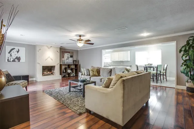 $2,800 | 2906 Sharpview Lane, Dallas, TX 75228