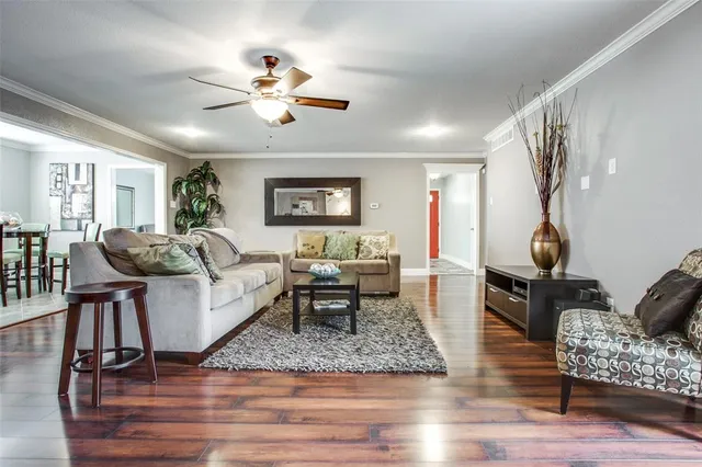 $2,800 | 2906 Sharpview Lane, Dallas, TX 75228