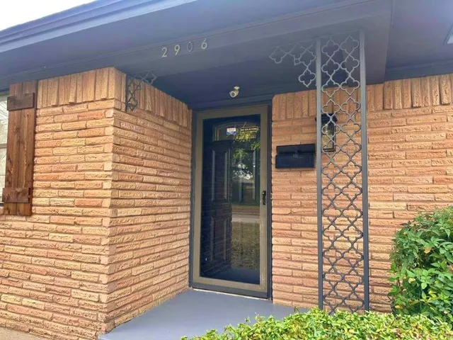 $2,800 | 2906 Sharpview Lane, Dallas, TX 75228