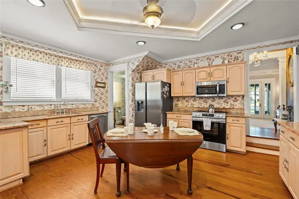 $975,000 | 3235 Avocado Drive, Fort Myers, FL 33901