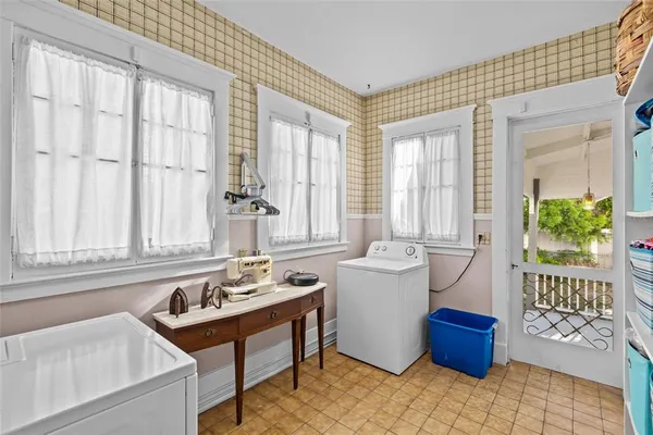 $975,000 | 3235 Avocado Drive, Fort Myers, FL 33901
