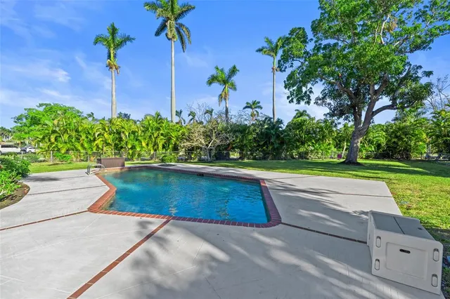 $995,000 | 3235 Avocado Drive, Fort Myers, FL 33901