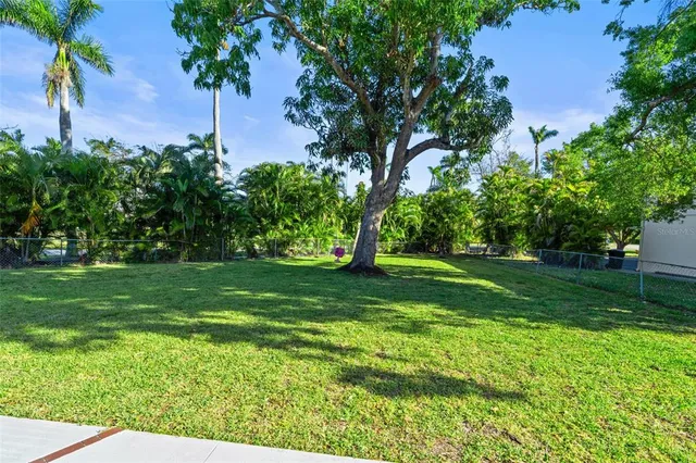 $995,000 | 3235 Avocado Drive, Fort Myers, FL 33901