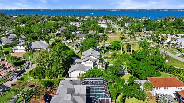 $975,000 | 3235 Avocado Drive, Fort Myers, FL 33901