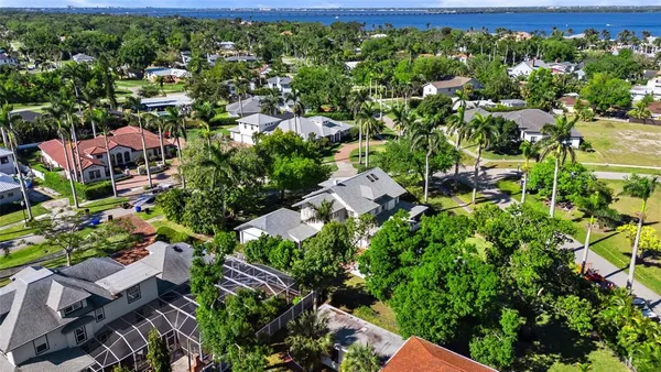 $975,000 | 3235 Avocado Drive, Fort Myers, FL 33901
