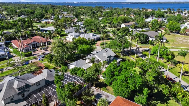 $995,000 | 3235 Avocado Drive, Fort Myers, FL 33901