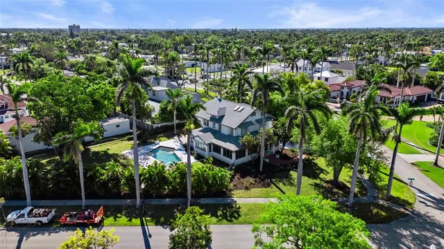 $995,000 | 3235 Avocado Drive, Fort Myers, FL 33901