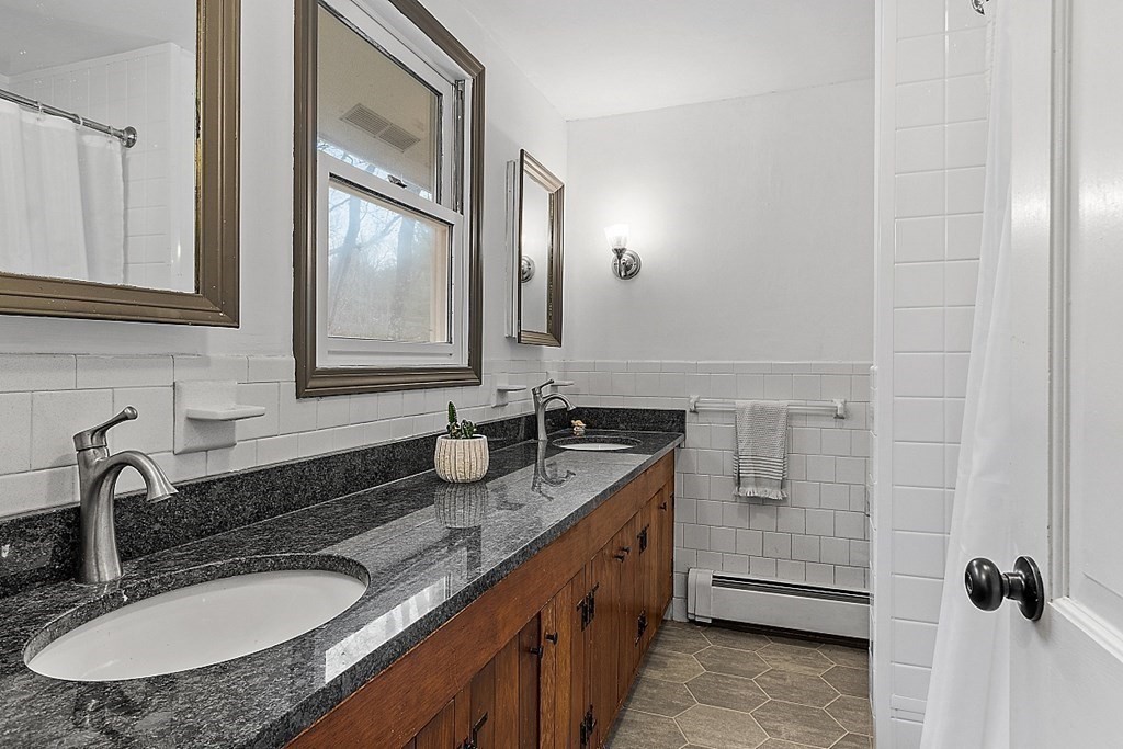89 Sampson Road Bolton, MA 01740 - Photo 15 of 34