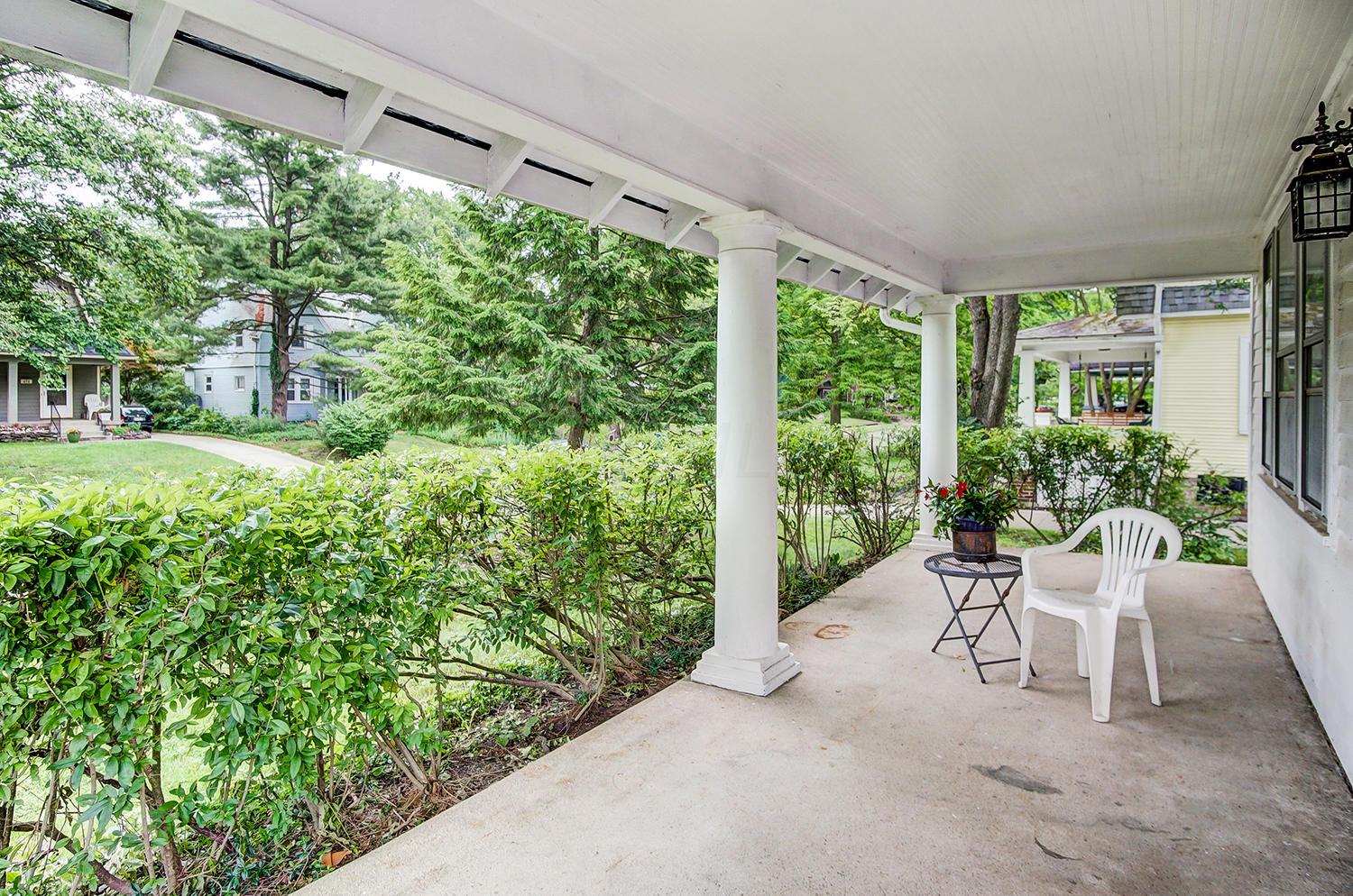 447 Brevoort Road Columbus, OH 43214 - Photo 4 of 31 Gallery Image 4