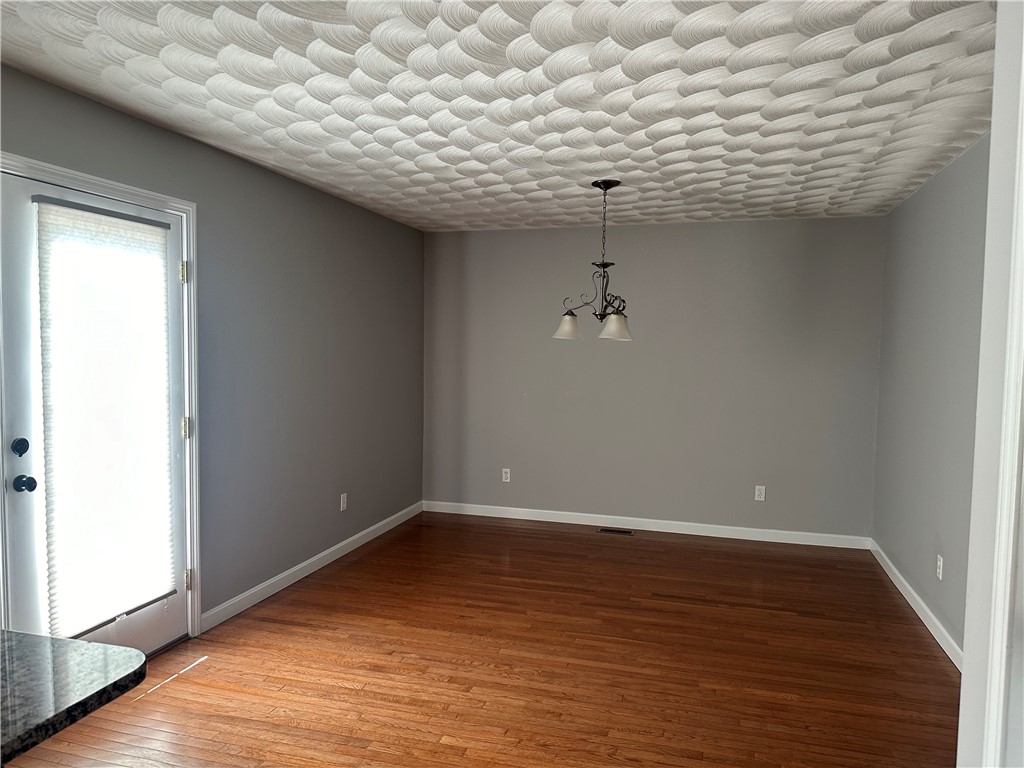 149 Cheshire Drive Cranston, RI 02921 - Photo 11 of 35