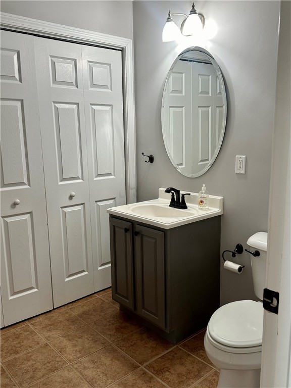 149 Cheshire Drive Cranston, RI 02921 - Photo 12 of 35