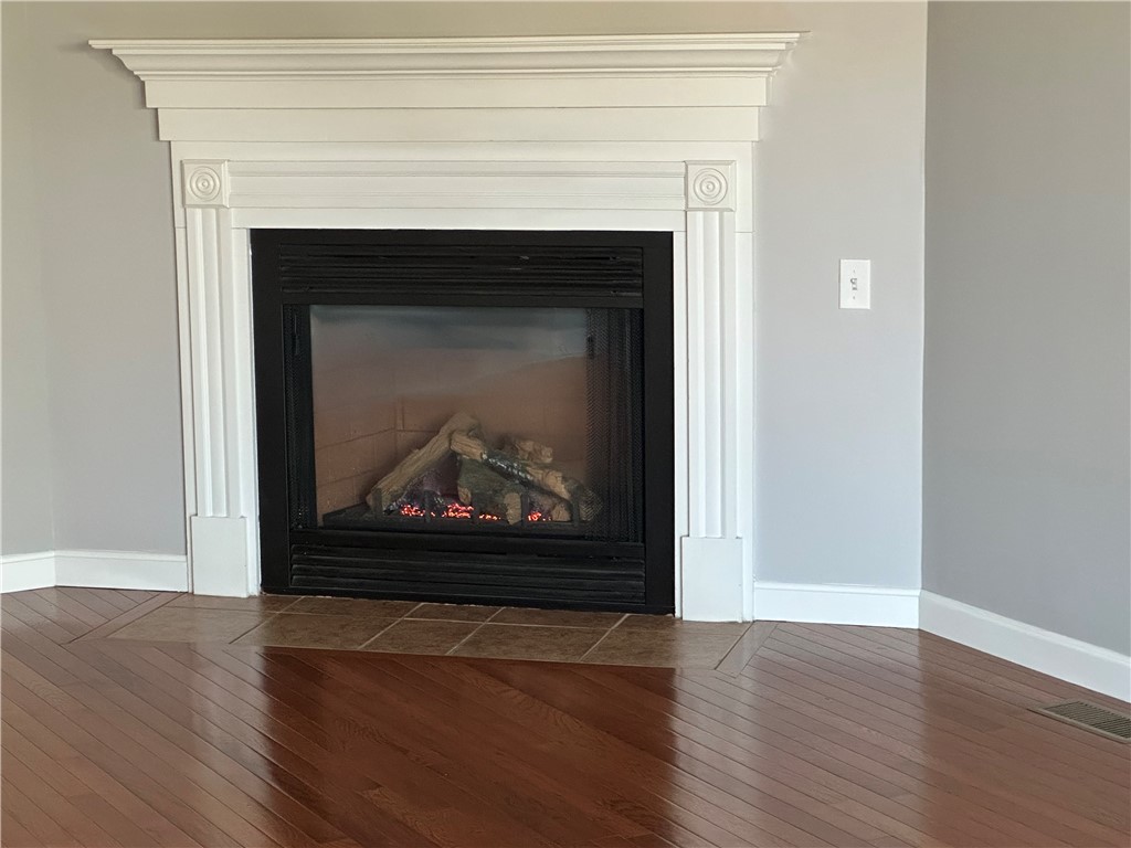 149 Cheshire Drive Cranston, RI 02921 - Photo 15 of 35